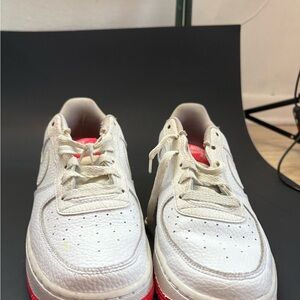 Nike White and Pink Sneakers Classic Design